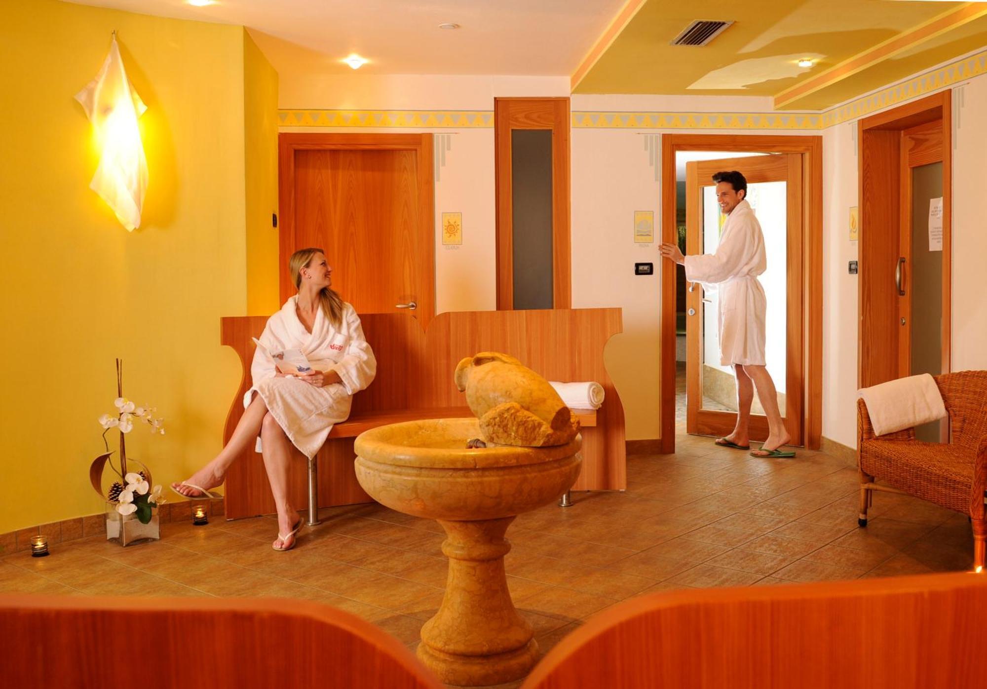 Residence Kristall- Fiemme Holidays Предацо Екстериор снимка